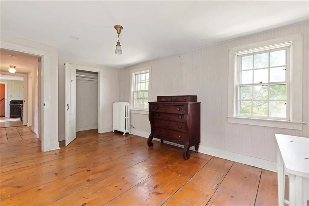 6 Baldwin Road Middletown RI 02842