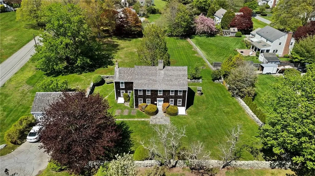 6 Baldwin Road Middletown RI 02842