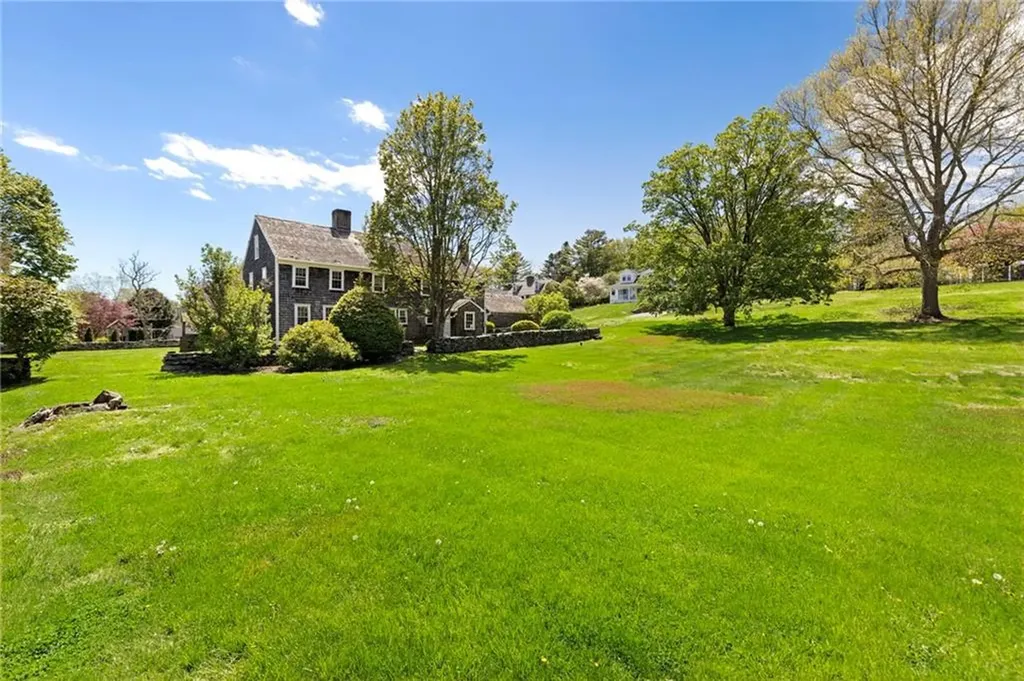 6 Baldwin Road Middletown RI 02842
