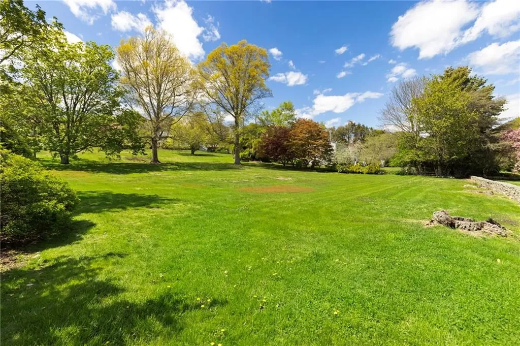 6 Baldwin Road Middletown RI 02842
