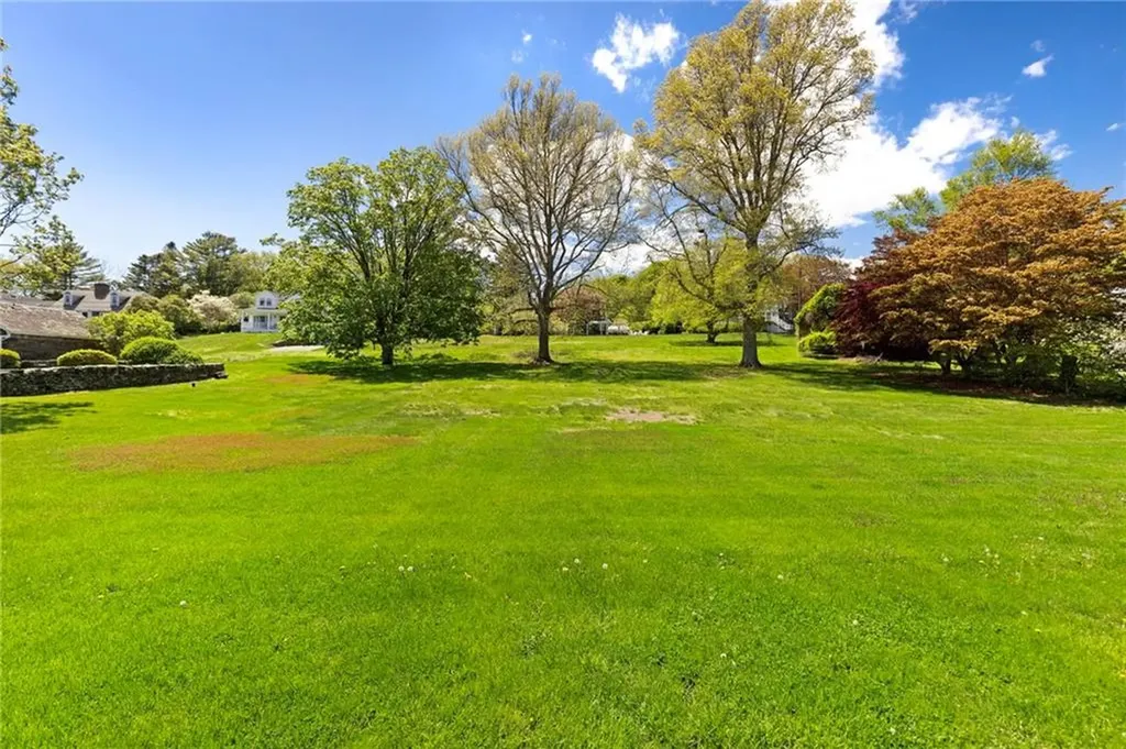 6 Baldwin Road Middletown RI 02842