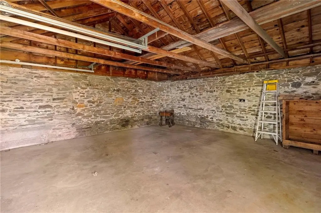 6 Baldwin Road Middletown RI 02842