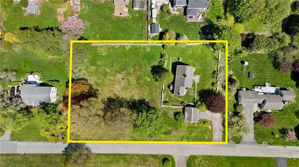 6 Baldwin Road Middletown RI 02842