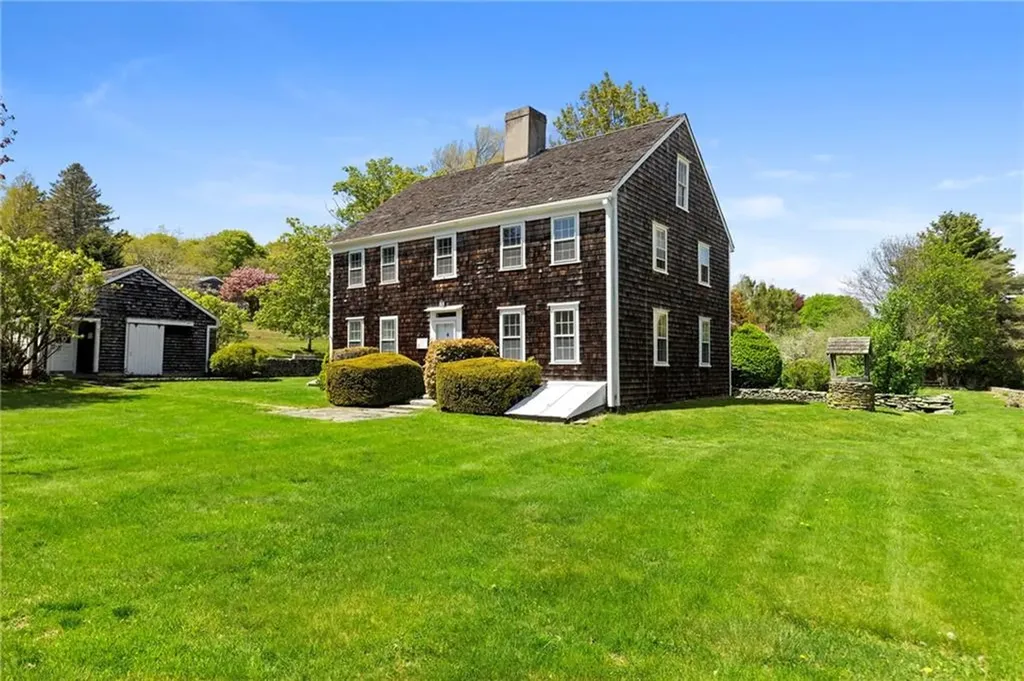 6 Baldwin Road Middletown RI 02842