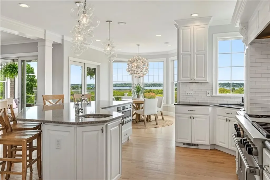 3333 Main Road Tiverton RI 02878