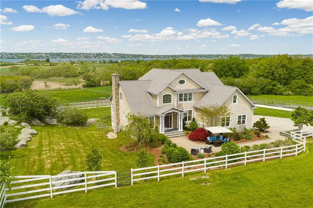 3333 Main Road Tiverton RI 02878