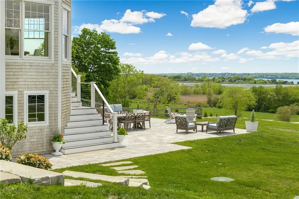 3333 Main Road Tiverton RI 02878