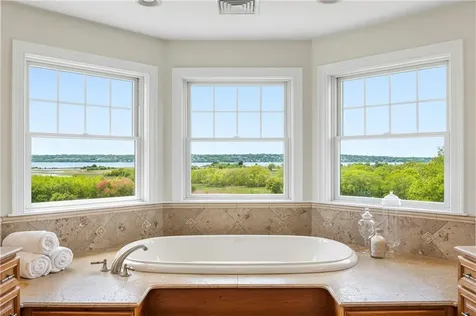 3333 Main Road Tiverton RI 02878