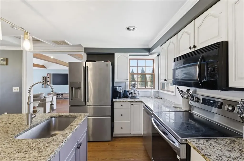 52 Viking Drive Portsmouth RI 02871