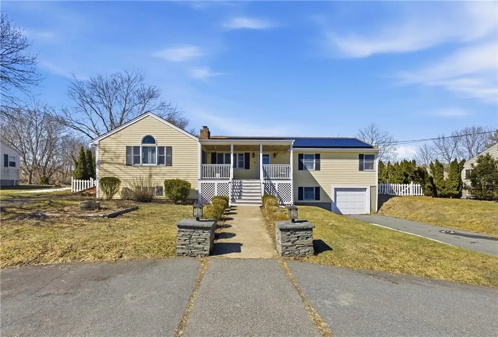 52 Viking Drive Portsmouth RI 02871