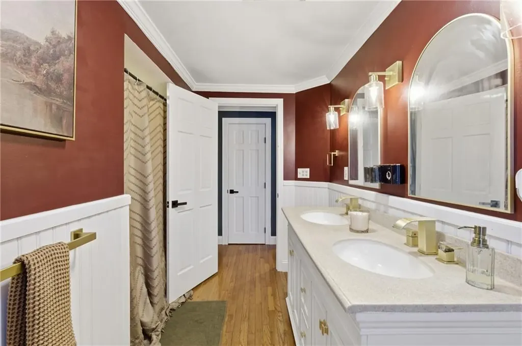 52 Viking Drive Portsmouth RI 02871