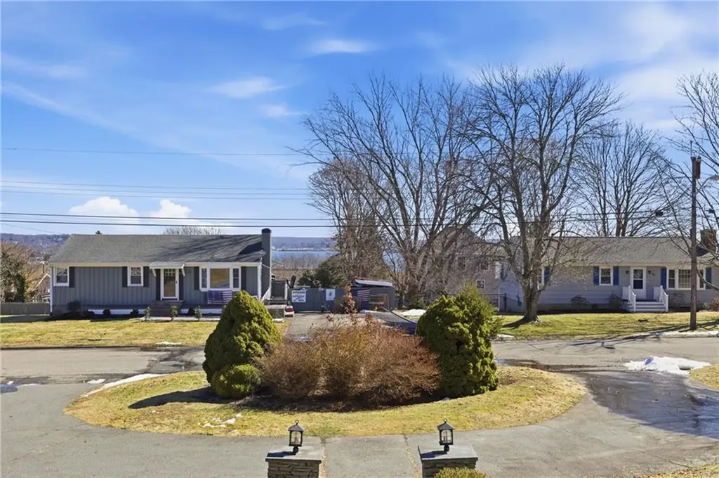 52 Viking Drive Portsmouth RI 02871