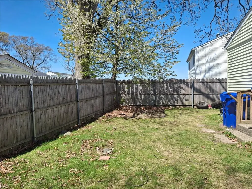 315 Grosvenor Avenue East Providence RI 02914