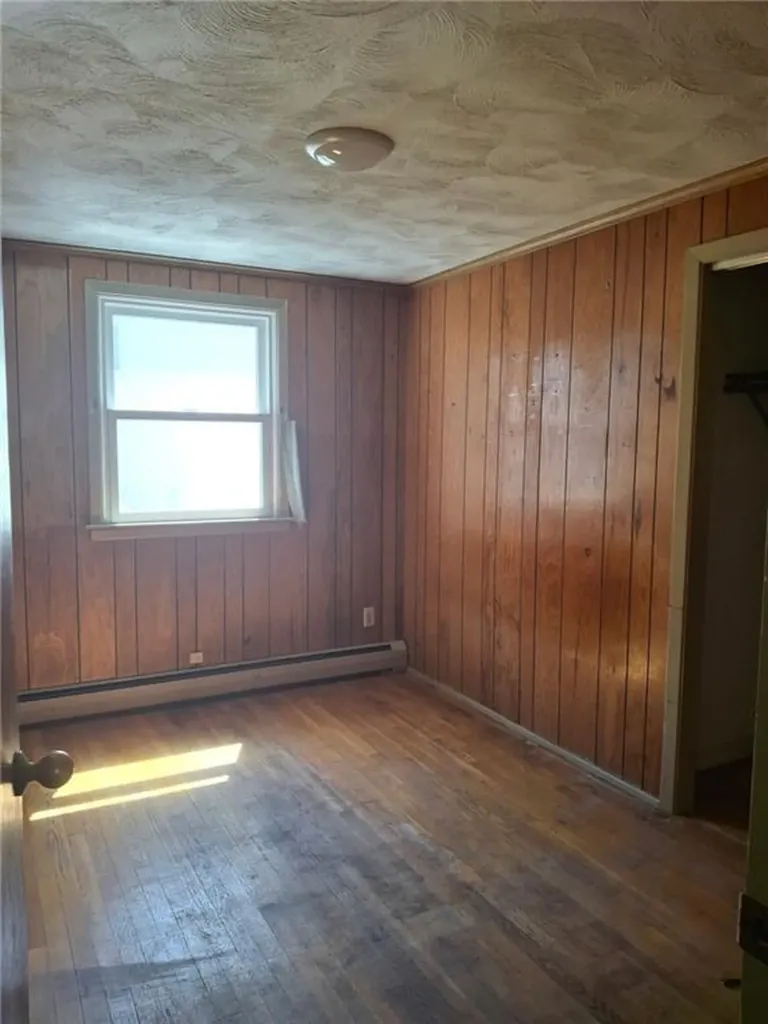315 Grosvenor Avenue East Providence RI 02914