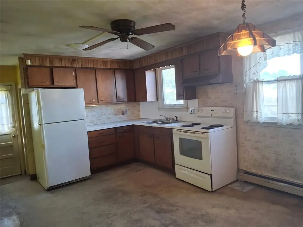 315 Grosvenor Avenue East Providence RI 02914