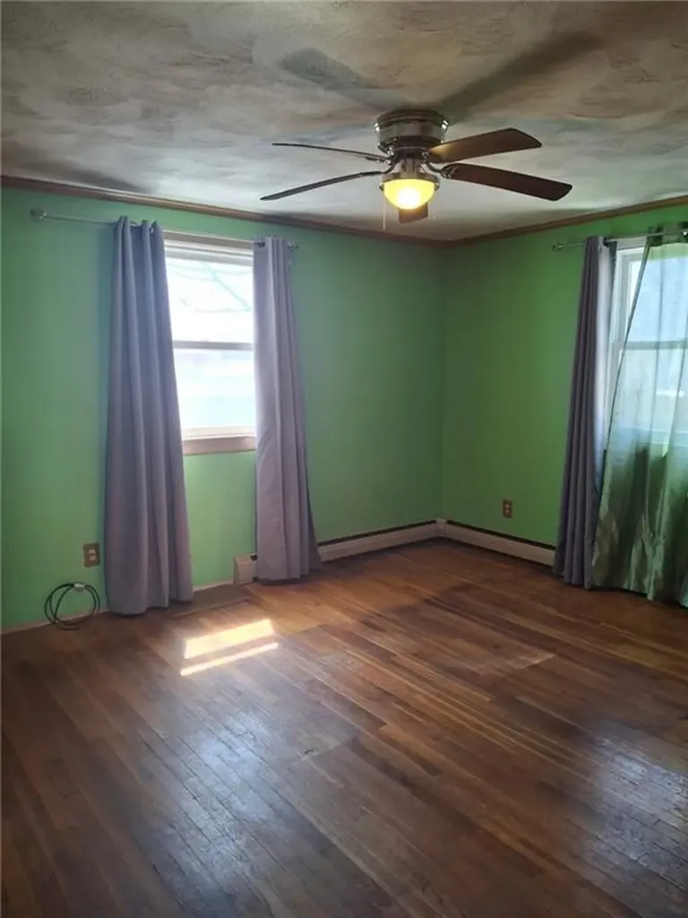 315 Grosvenor Avenue East Providence RI 02914