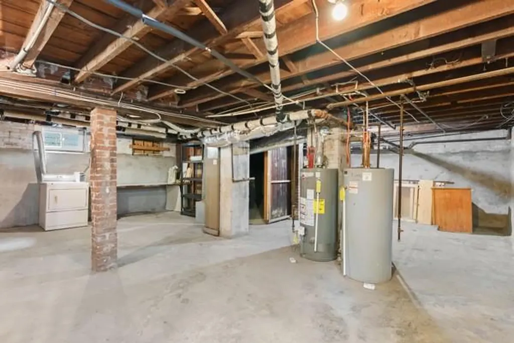 112 Pomona Avenue Providence RI 02908