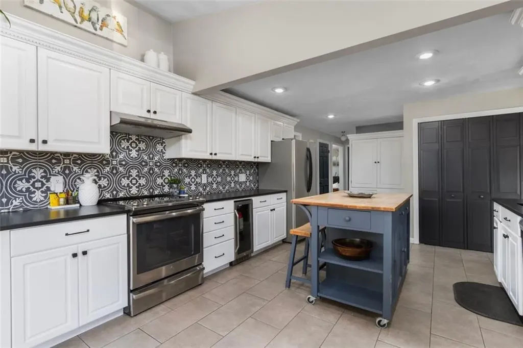 50 Fairview Avenue West Warwick RI 02893