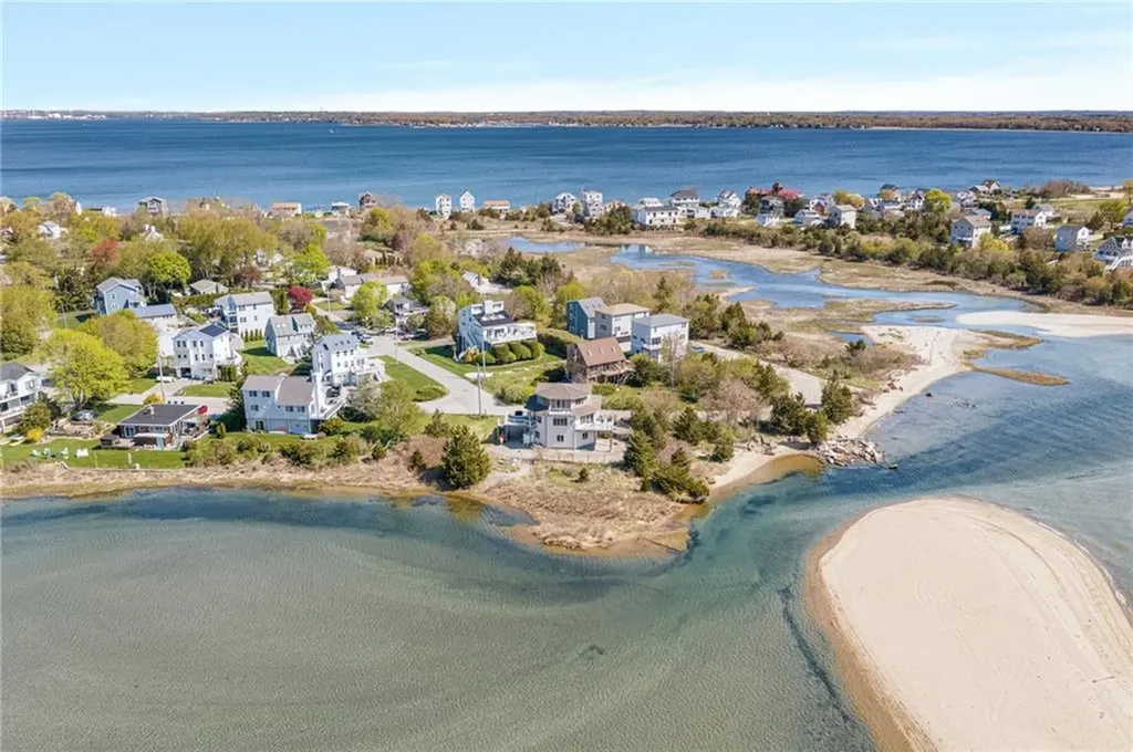 84 Dundas Avenue Warwick RI 02888