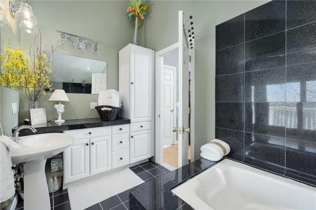 84 Dundas Avenue Warwick RI 02888
