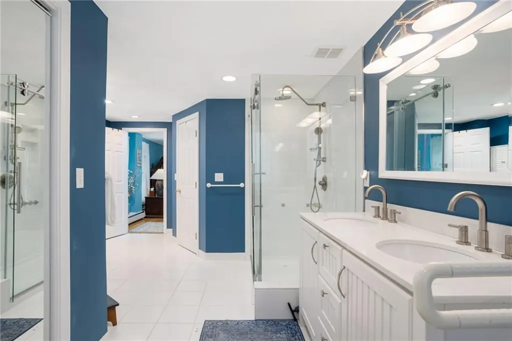 84 Dundas Avenue Warwick RI 02888