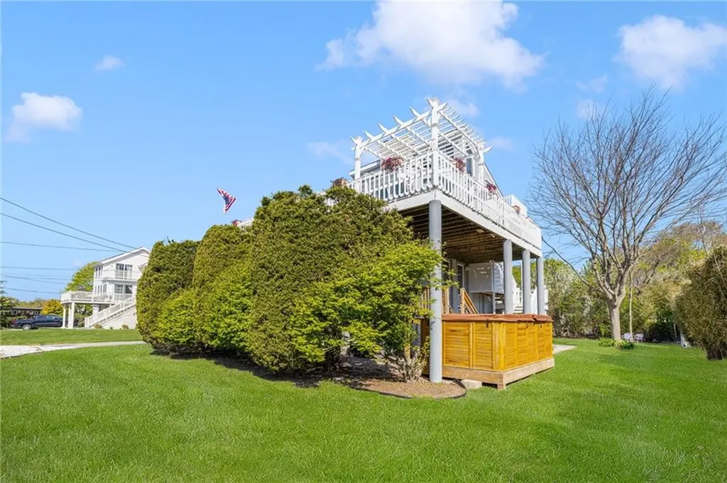 84 Dundas Avenue Warwick RI 02888