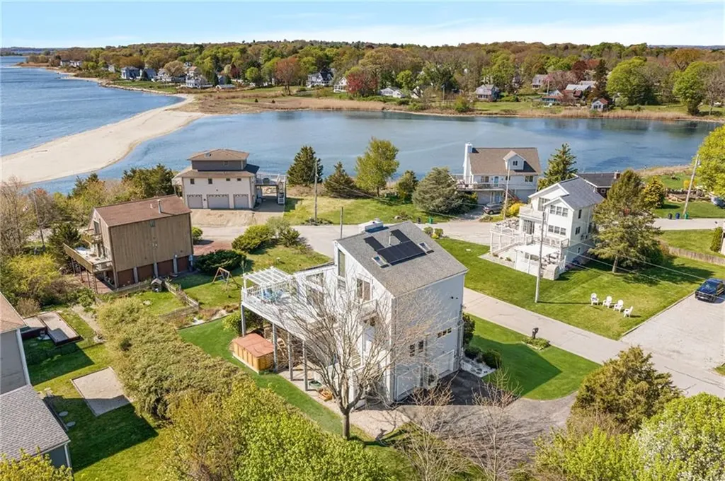 84 Dundas Avenue Warwick RI 02888
