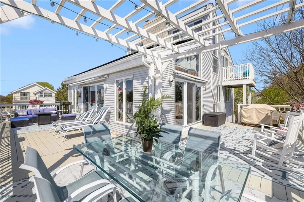 84 Dundas Avenue Warwick RI 02888