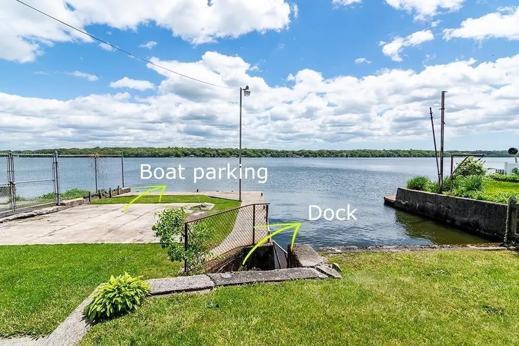 4 Lake Avenue Tiverton RI 02878