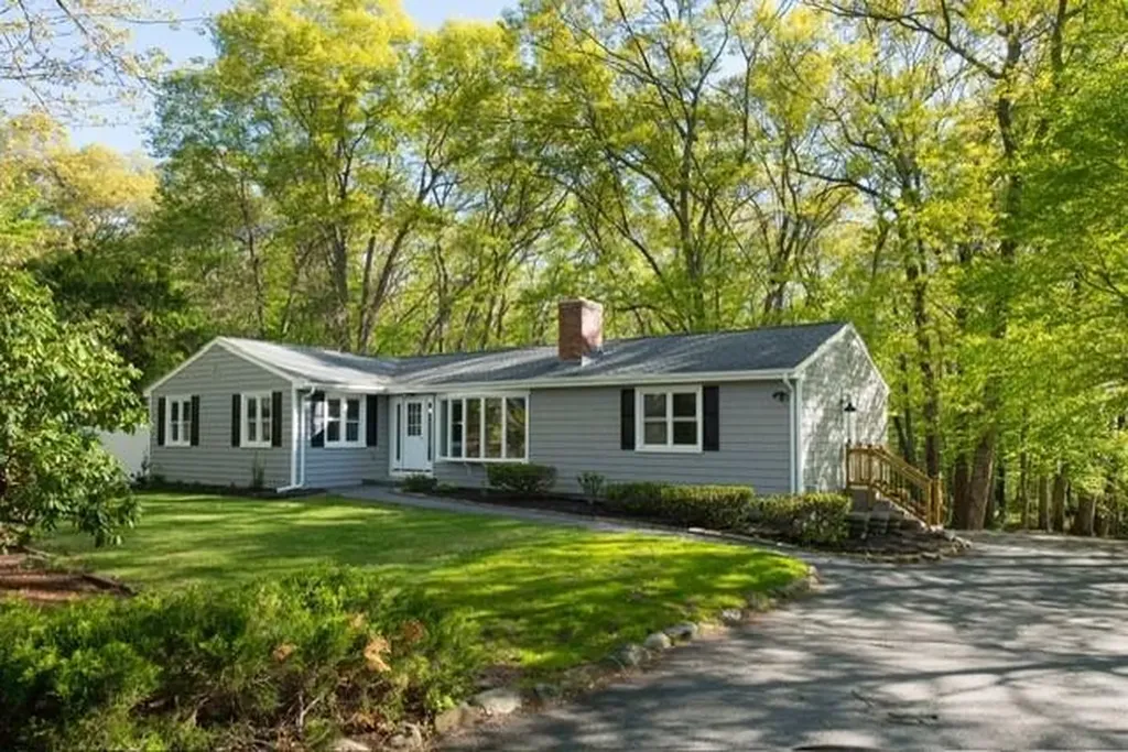 39 Mann School Road Smithfield RI 02917