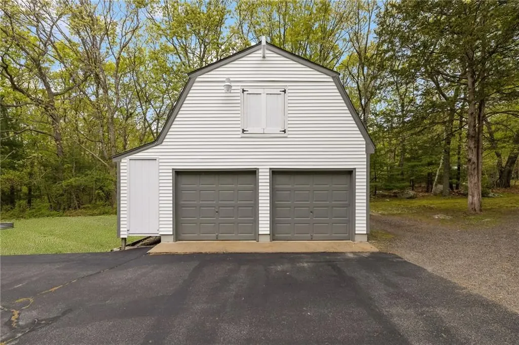 637 Read School House Road Coventry RI 02816