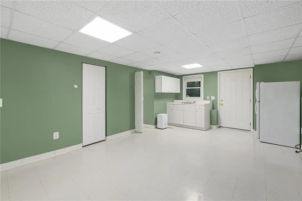 637 Read School House Road Coventry RI 02816