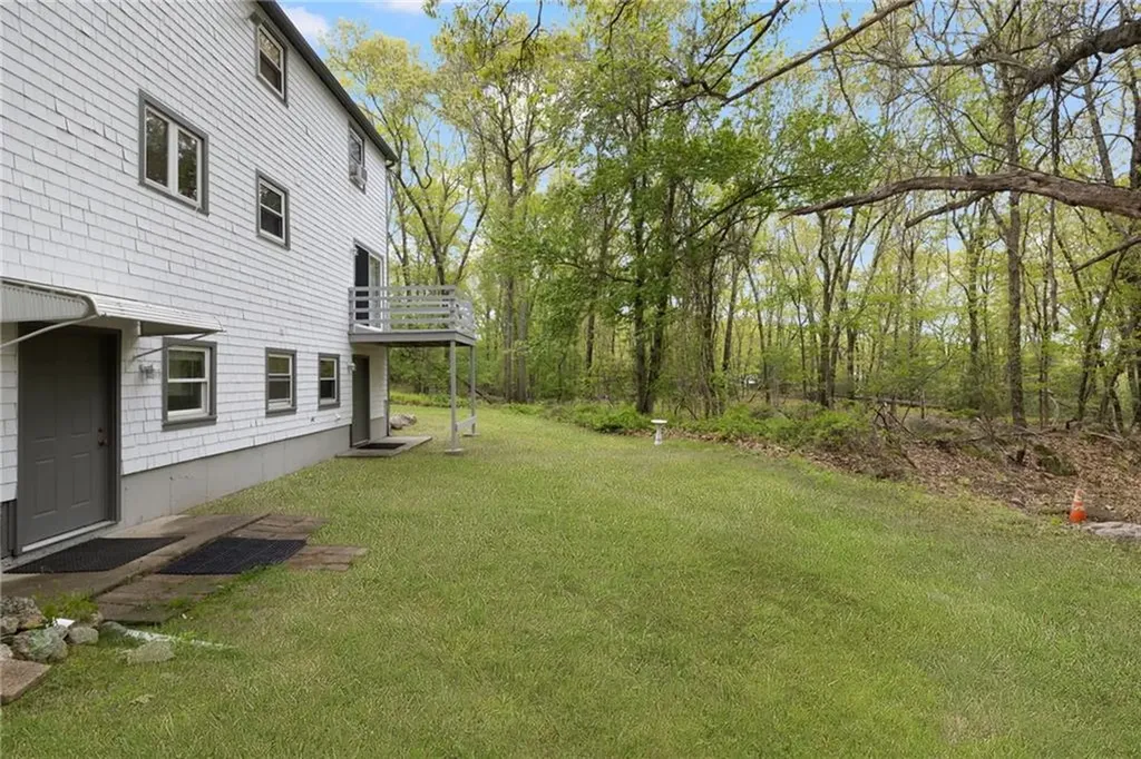 637 Read School House Road Coventry RI 02816