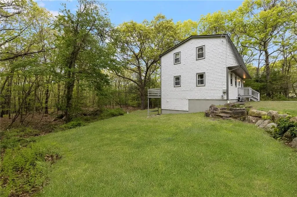 637 Read School House Road Coventry RI 02816