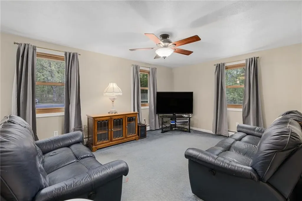 637 Read School House Road Coventry RI 02816