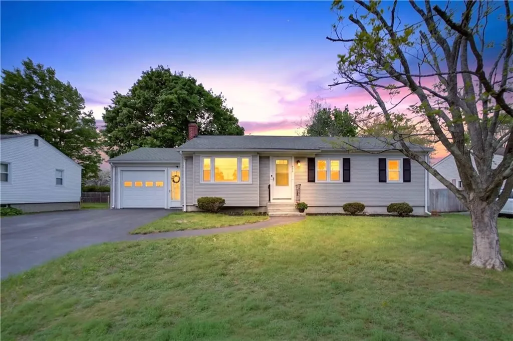859 Church Avenue Warwick RI 02889