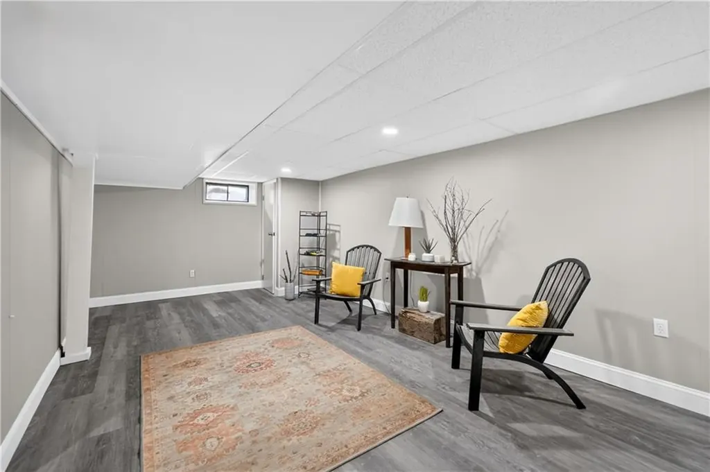 859 Church Avenue Warwick RI 02889