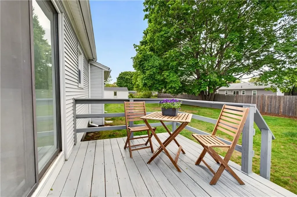 859 Church Avenue Warwick RI 02889
