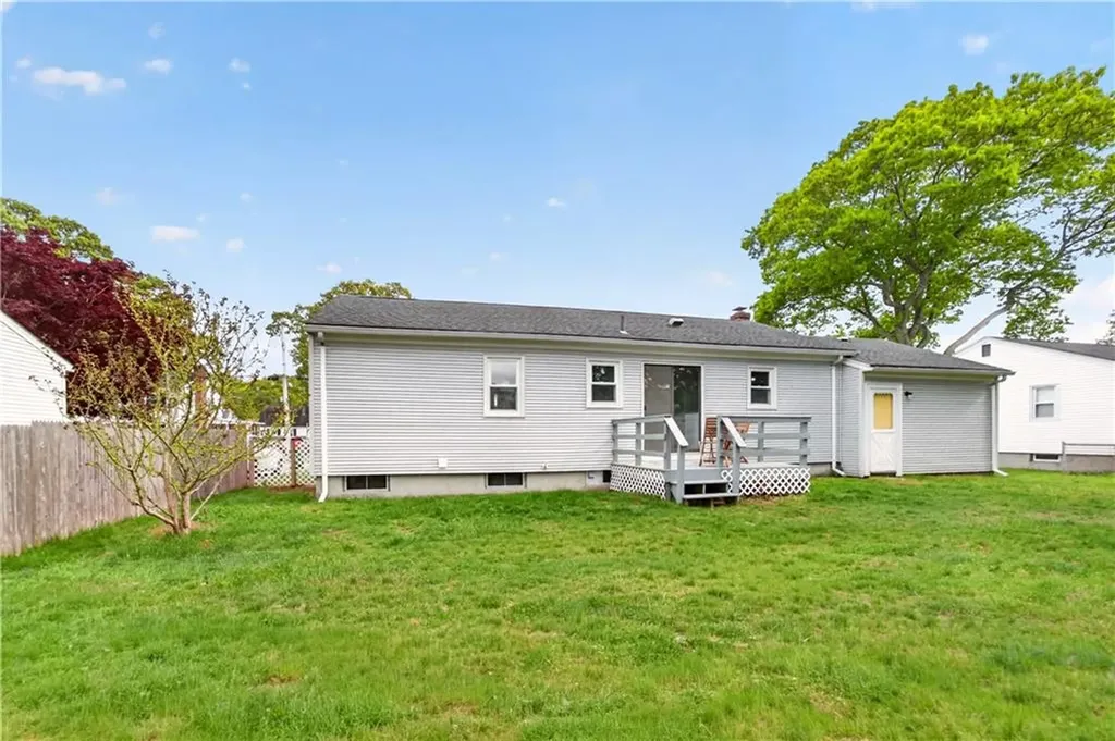 859 Church Avenue Warwick RI 02889
