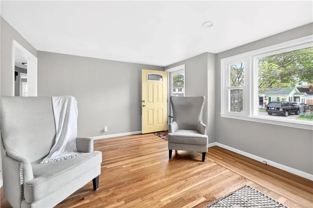 859 Church Avenue Warwick RI 02889