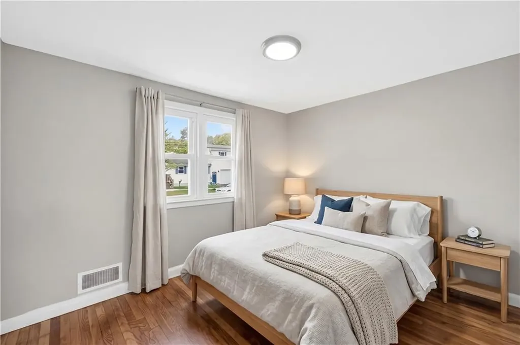 859 Church Avenue Warwick RI 02889