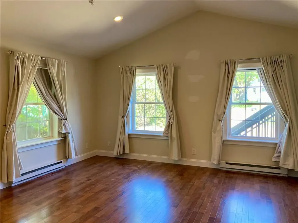 49 North Road Jamestown RI 02835