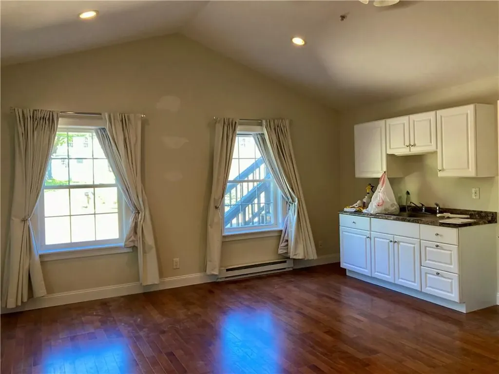 49 North Road Jamestown RI 02835