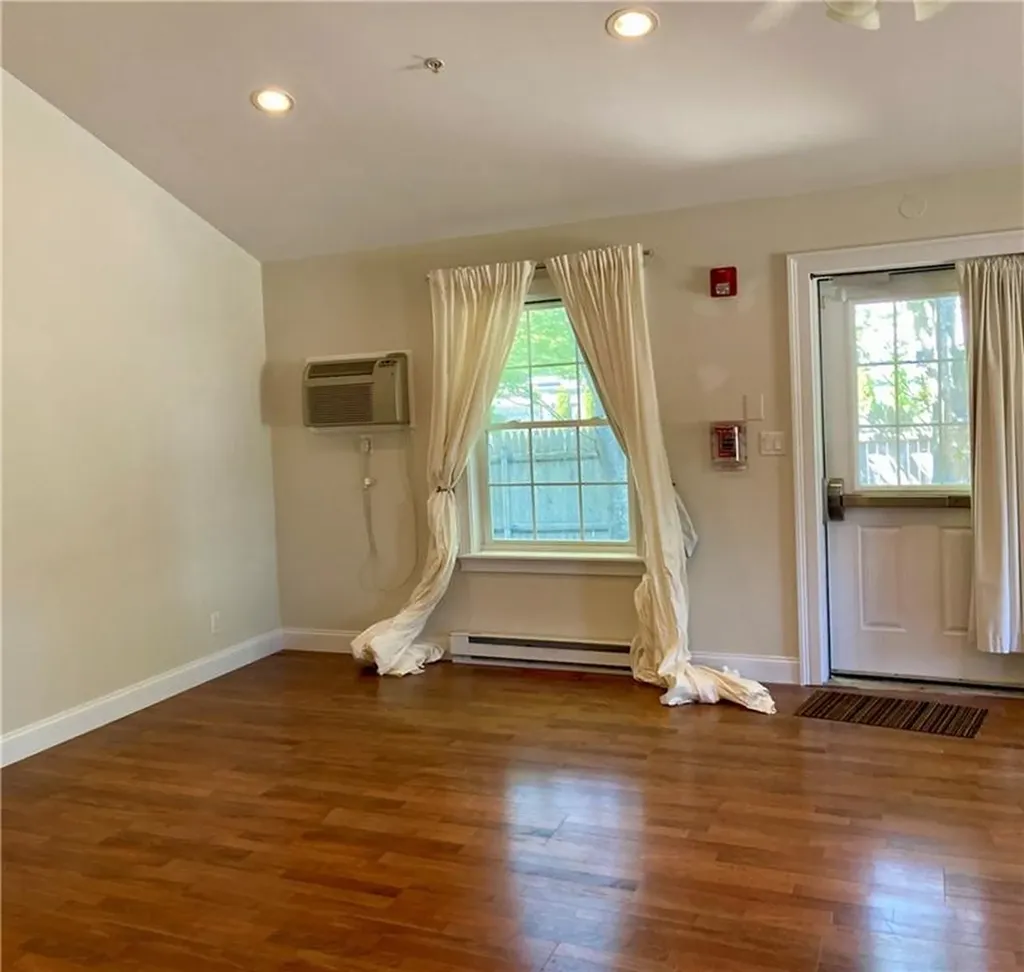 49 North Road Jamestown RI 02835