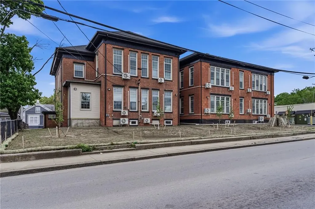 387 Broad Street Central Falls RI 02863