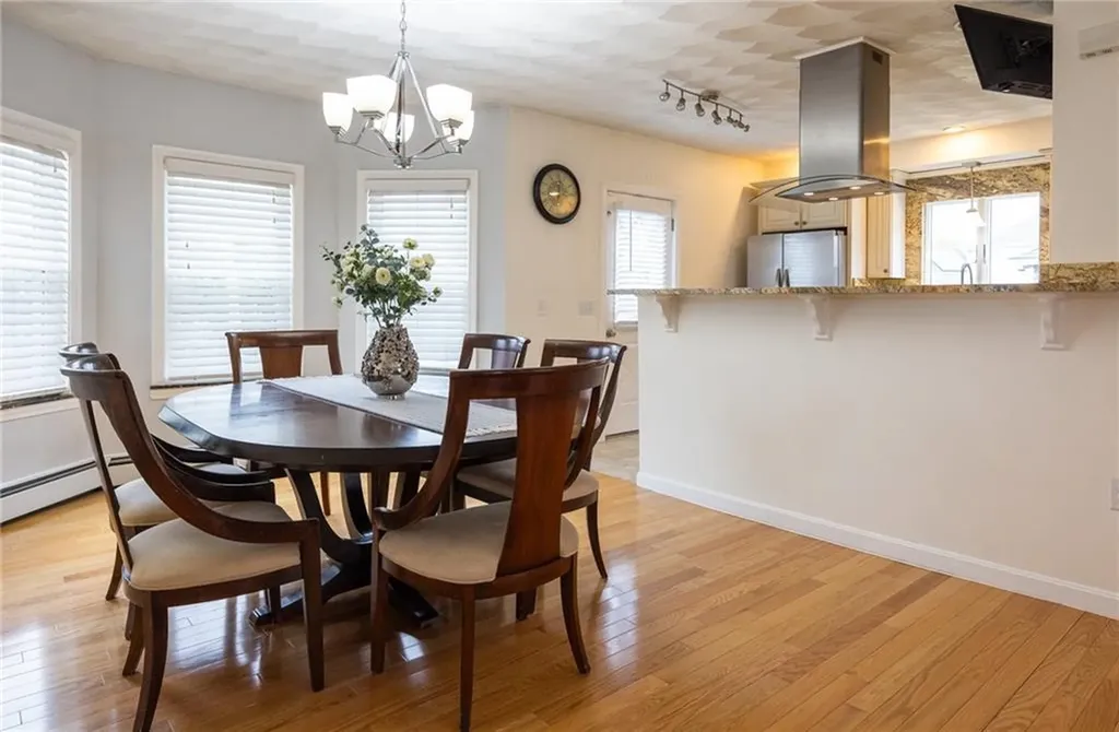 34 Shore Road East Providence RI 02915