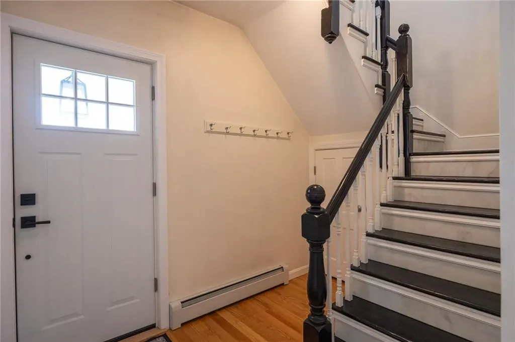 34 Shore Road East Providence RI 02915