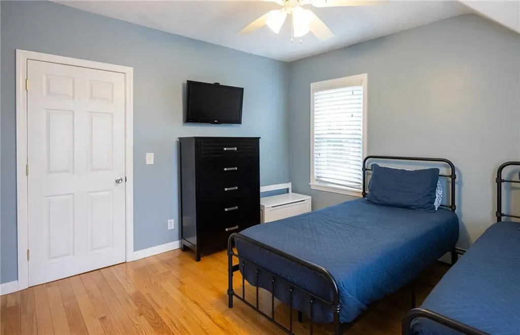 34 Shore Road East Providence RI 02915