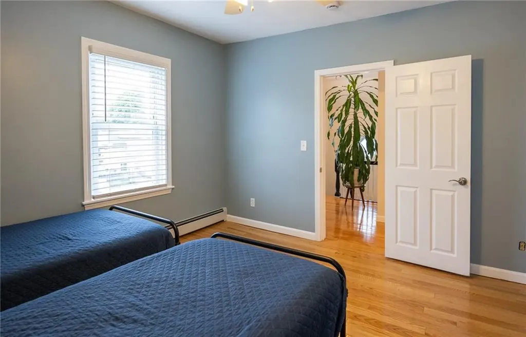 34 Shore Road East Providence RI 02915