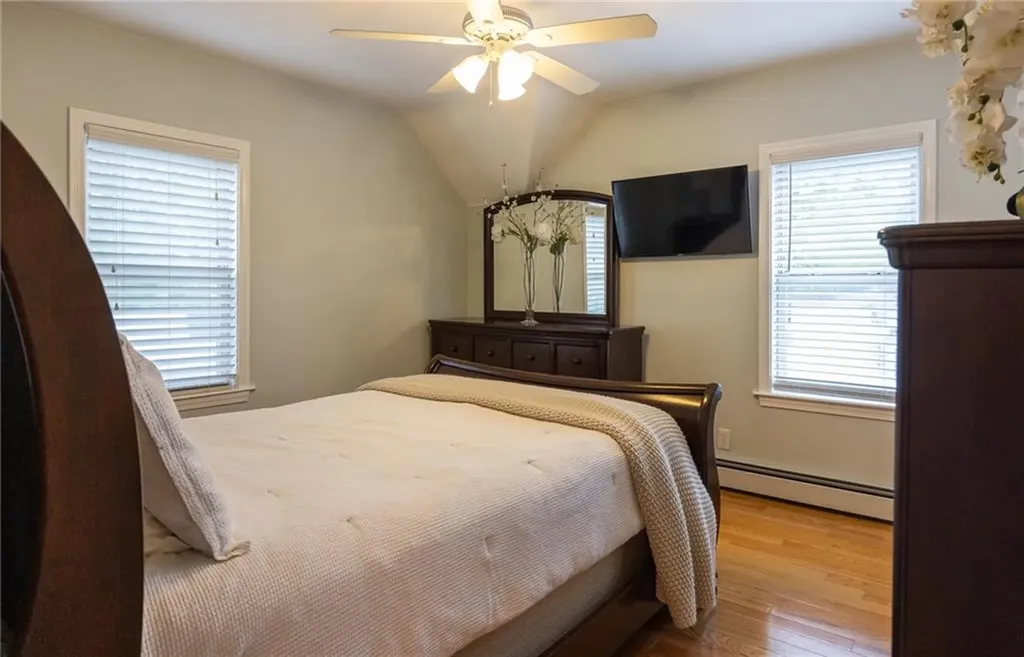 34 Shore Road East Providence RI 02915